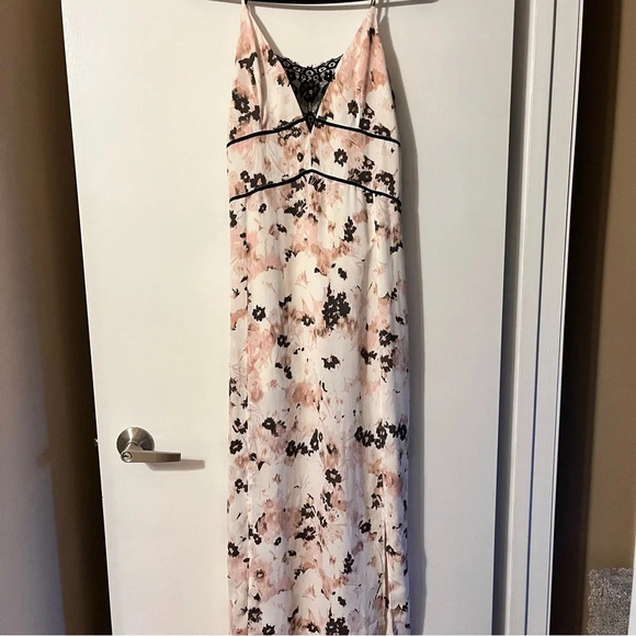 Dynamite Dresses & Skirts - Dynamite Maxi  Dress